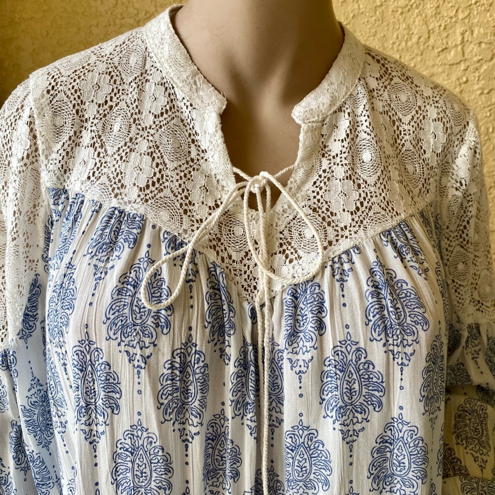 Lola P brand blue & white pheasant top - Picture 3 of 8